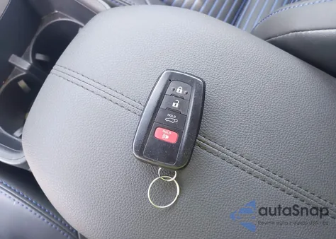 2025 Toyota Rav4 Hybrid Xse from USA, damaged, VIN 4T3E6RFV6SU182670